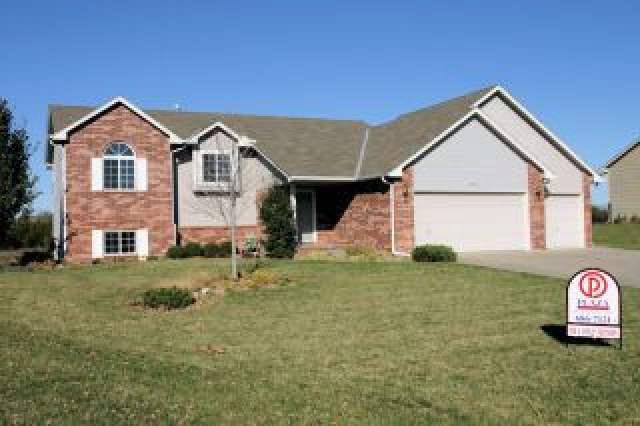 12606 E Lincoln Ct, Wichita, KS 67207