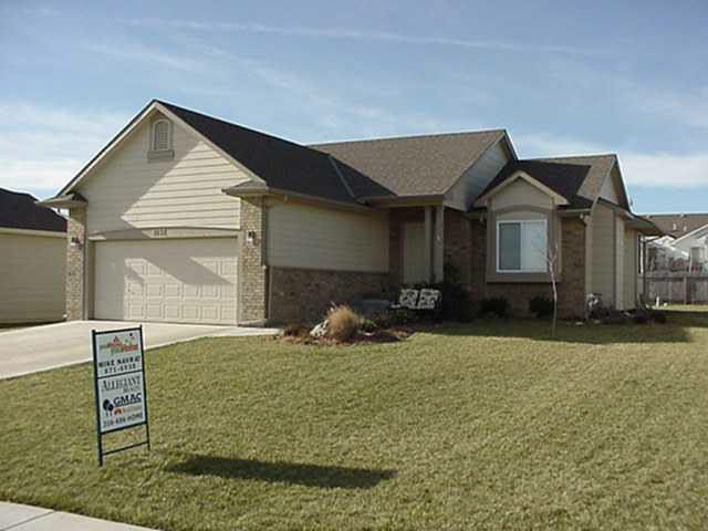 1137 Raintree Dr, Derby, KS 67037