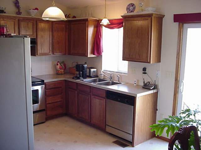 1137 Raintree Dr, Derby, KS 67037