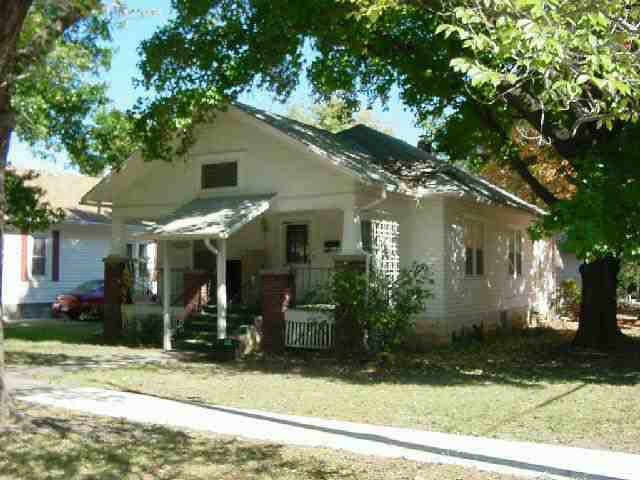 1320 Menor, Winfield, KS 67156