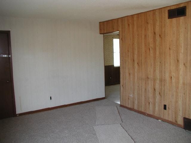 1928 S Millwood, Wichita, KS 67213