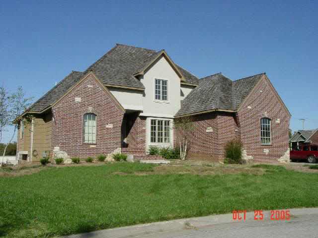 609 Forestview Ct, Wichita, KS 67235