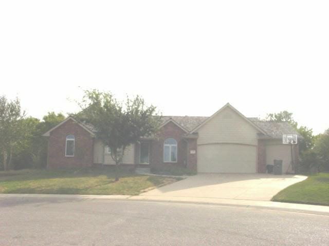 1430 E Meadow Ridge Ct, Derby, KS 67037