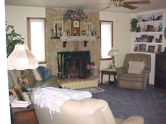 320 SW 48th, Newton, KS 67114