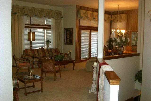 16 E Stonebridge Cir, Wichita, KS 67230