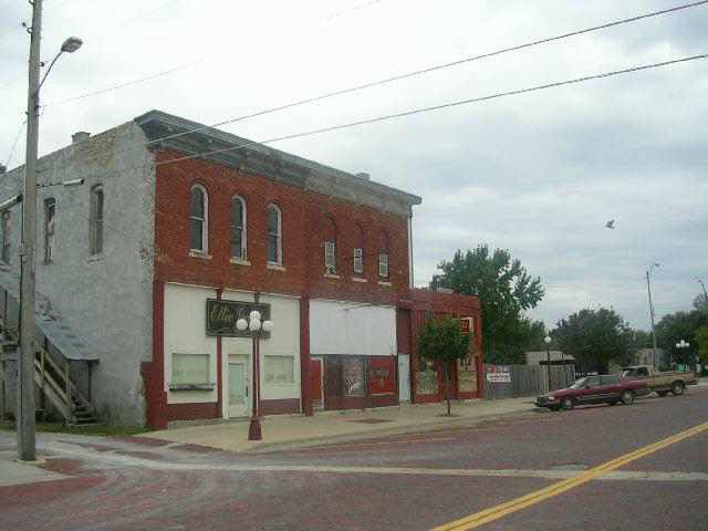 213 E 3rd, Douglass, KS 67039