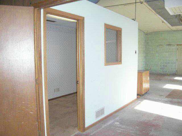 104 S Main, Hillsboro, KS 67063