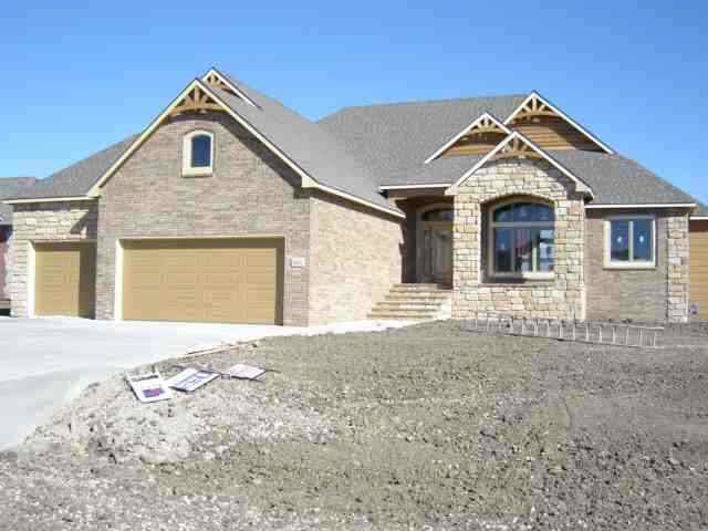 1624 Fallbrook, Valley Center, KS 67147
