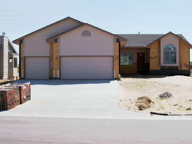 8215 W 34th, Wichita, KS 67205