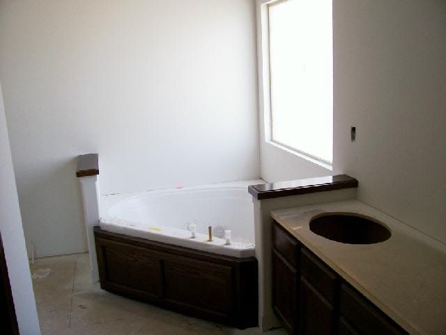 8215 W 34th, Wichita, KS 67205