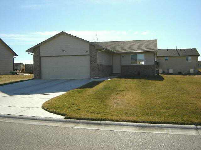1205 W Seasons Ct, Goddard, KS 67052