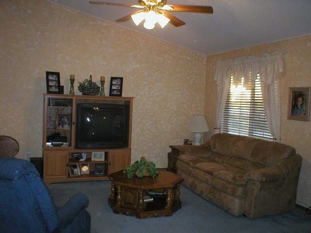 4818 S Custer, Wichita, KS 67217