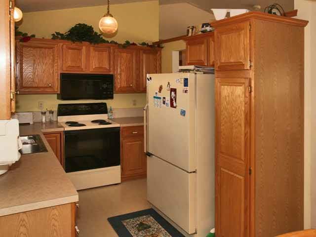 910 E 54th S, Wichita, KS 67216