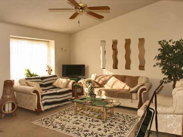 910 E 54th S, Wichita, KS 67216