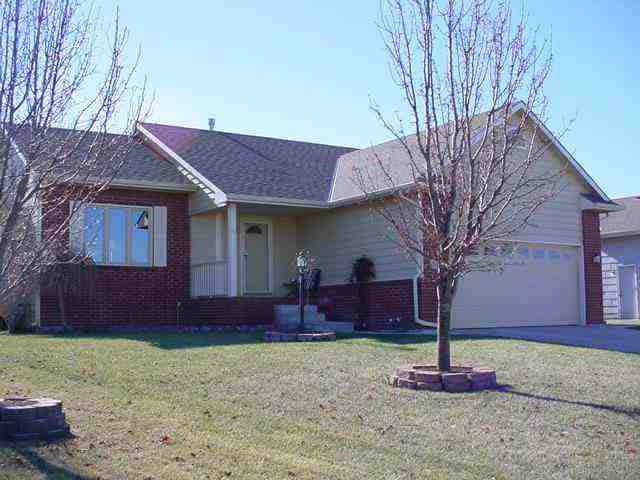 525 Greenfield, Valley Center, KS 67147