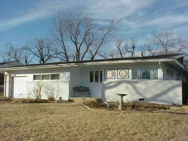 5824 Kenawee, Bel Aire, KS 67220