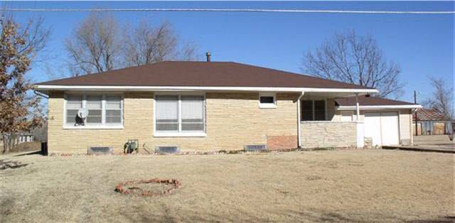 2104 W 4th, Winfield, KS 67156