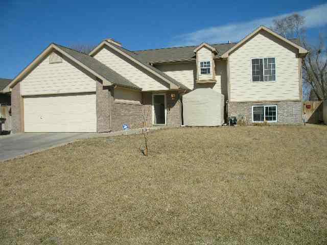1302 E Lonna, Haysville, KS 67060
