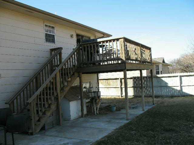 1302 E Lonna, Haysville, KS 67060