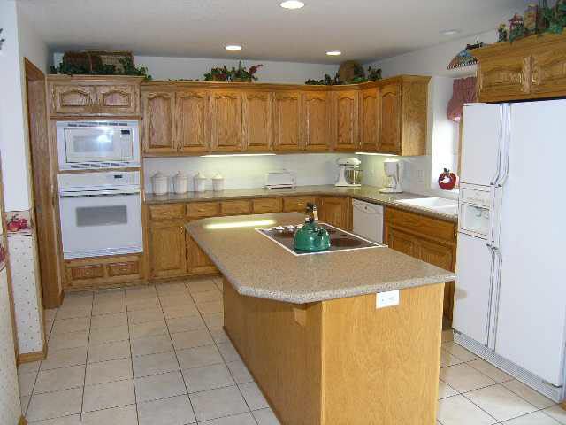 150 Birch Ct, Andover, KS 67002