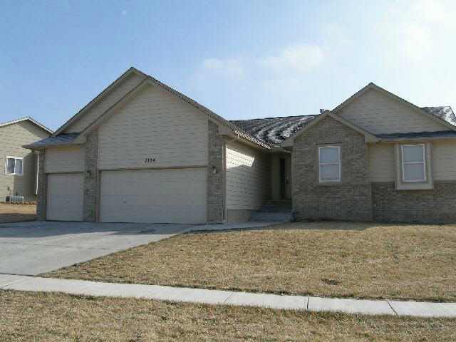 1124 E Pembrook Ct, Derby, KS 67037