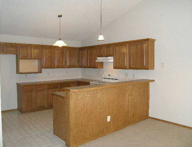 1124 E Pembrook Ct, Derby, KS 67037