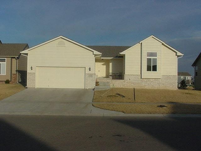 2122 S Milstead, Wichita, KS 67209