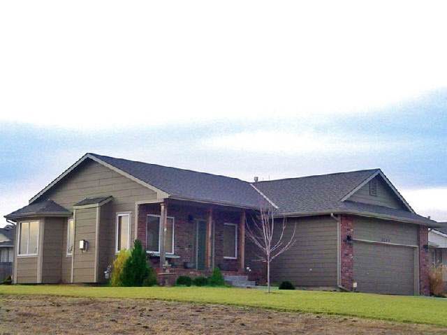 1149 Timberleaf Dr, Derby, KS 67037