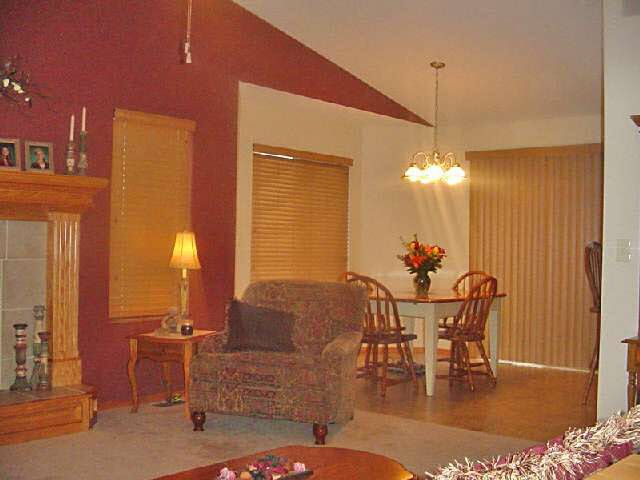 1149 Timberleaf Dr, Derby, KS 67037