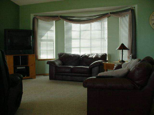800 Linden Ln, Derby, KS 67037