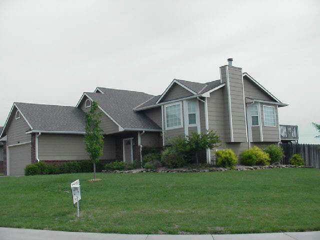800 Linden Ln, Derby, KS 67037