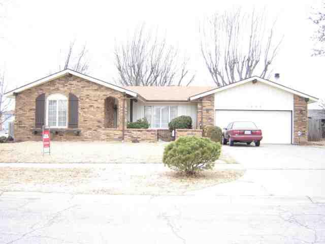 1215 S Apache, Wichita, KS 67207