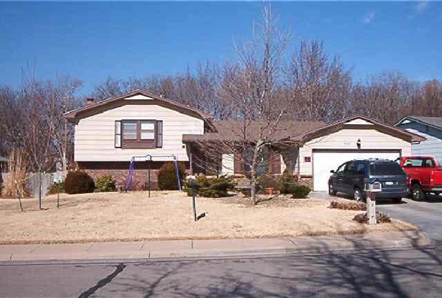 937 N Beaver Trail Rd, Derby, KS 67037