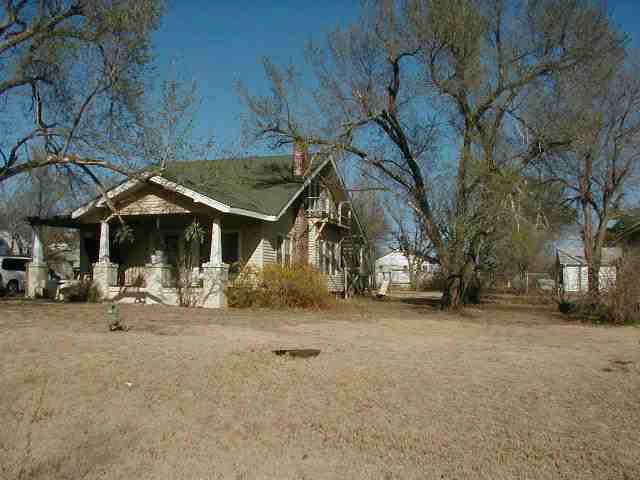 712 N Main, Leon, KS 67074