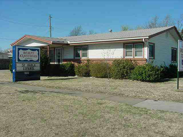 2701 S Seneca, Wichita, KS 67217