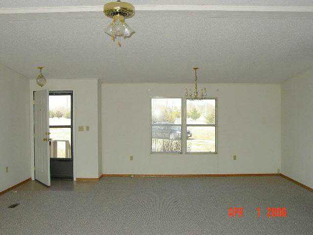 15801 E 52nd St, Derby, KS 67037