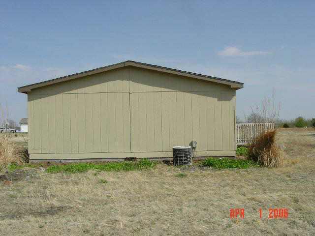 15801 E 52nd St, Derby, KS 67037