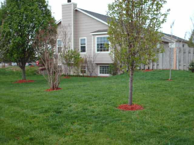 201 N Willow Creek Rd, Derby, KS 67037