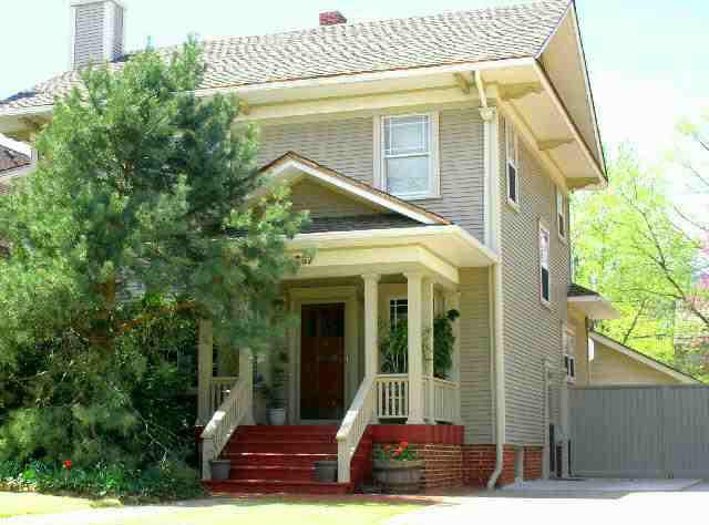 207 N Terrace Dr, Wichita, KS 67218