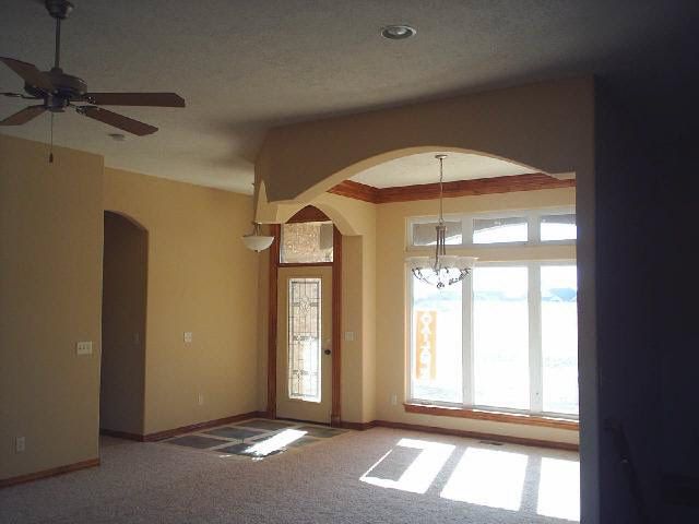 8916 Red Cedar Ln, Valley Center, KS 67147
