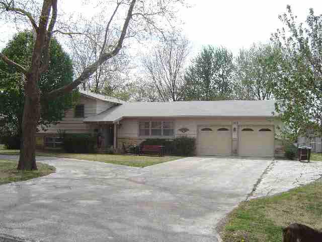 3419 E Craig, Wichita, KS 67216
