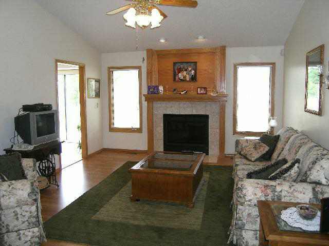 2042 Meadowbrook, Derby, KS 67037