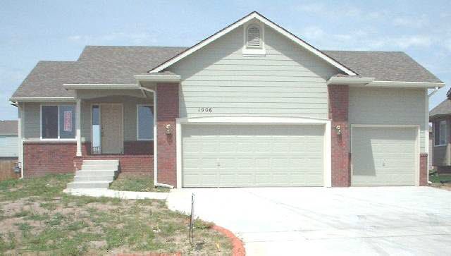 1906 Quail Hl, Derby, KS 67037