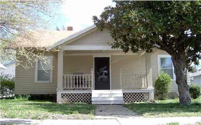 312 Soward St, Winfield, KS 67156