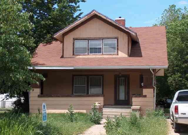 812 E 12th, Winfield, KS 67156