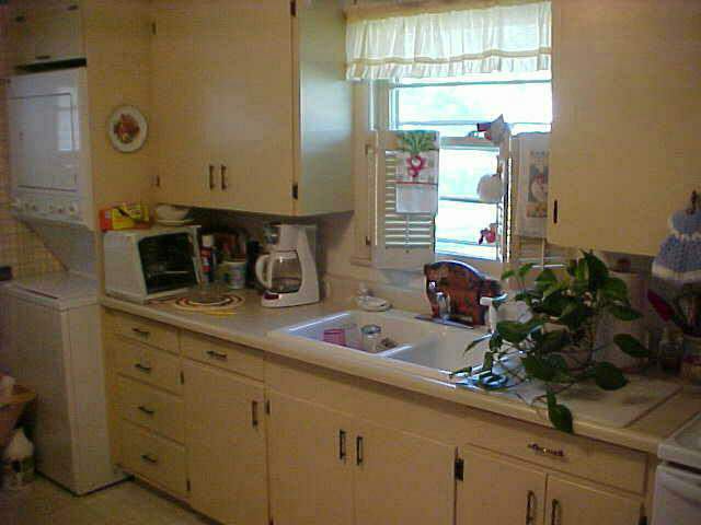 304 Alice Ave, Newton, KS 67114