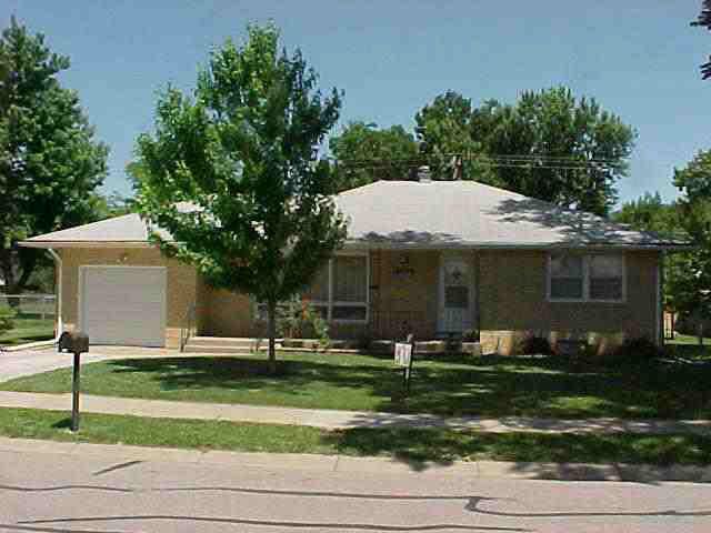 304 Alice Ave, Newton, KS 67114