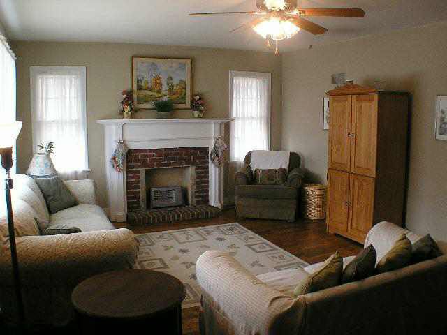 918 E 7th, Newton, KS 67114