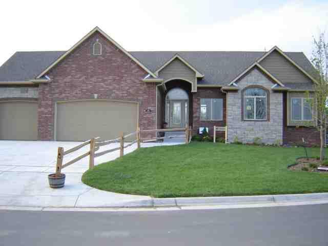 524 Crescent Lakes Dr, Andover, KS 67002