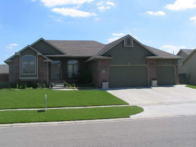 8705 Shadow Lakes, Wichita, KS 67205